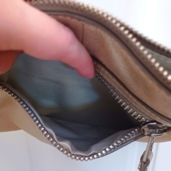 Fossil 💫 Goat Hide Leather Crossbody Bag EUC - Picture 5 of 5